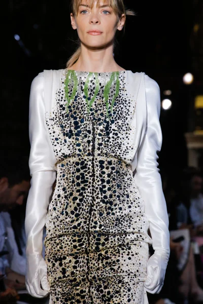 Look 94